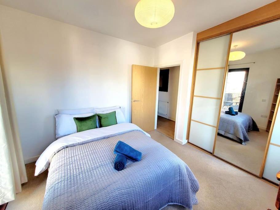 Battersea Power Station Suite London Exteriör bild